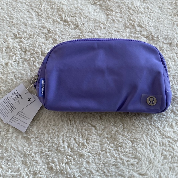 ❤️ Lululemon Everywhere Belt Bag in Dark Lavendar NWT - Picture 11 of 11